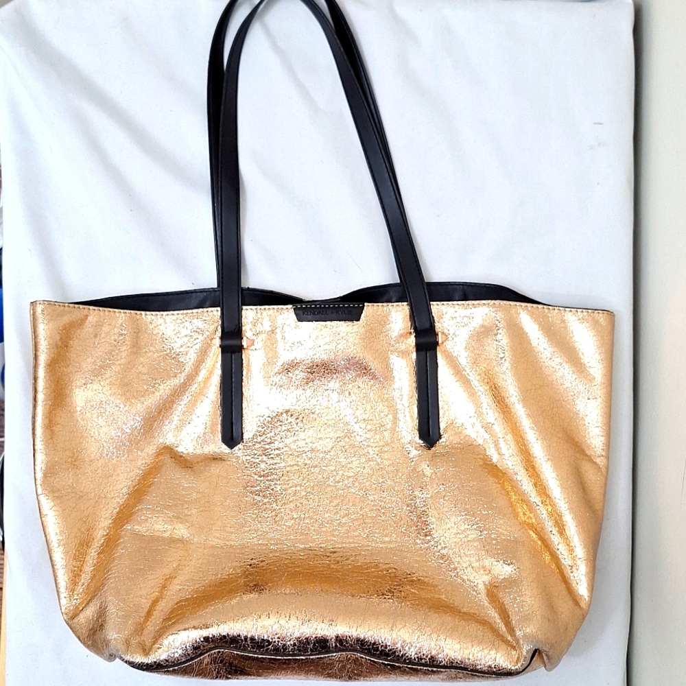 Kendall + Kylie tote. Gold Metallic/Black. Polyester.